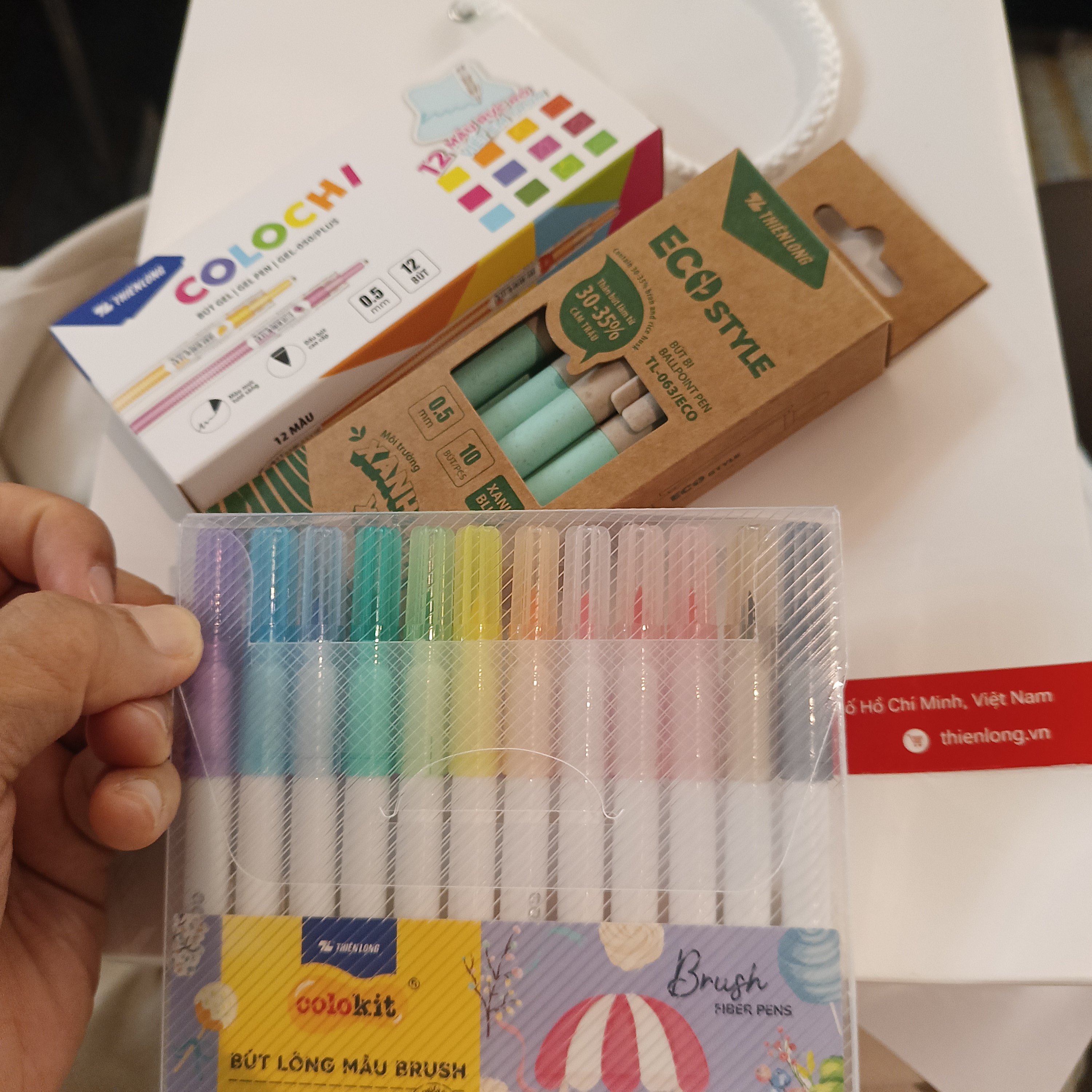 Quà tặng của Thiên Long, bút khá xịn, chắc sản phẩm mới, nhìn rất eco-friendly.